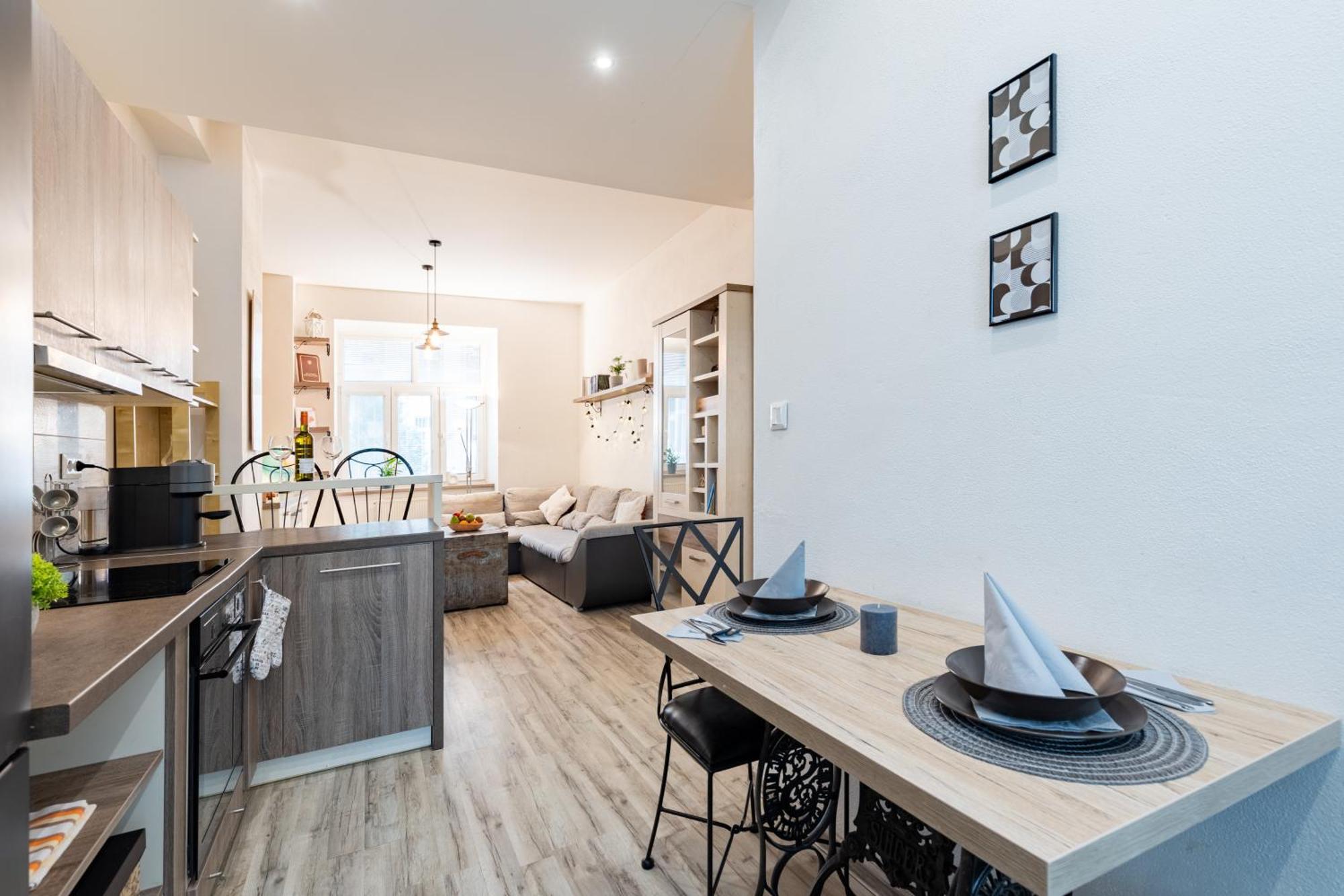 Апартаменти Charming Flat, Steps From Castle - Historic Part Братислава Екстер'єр фото